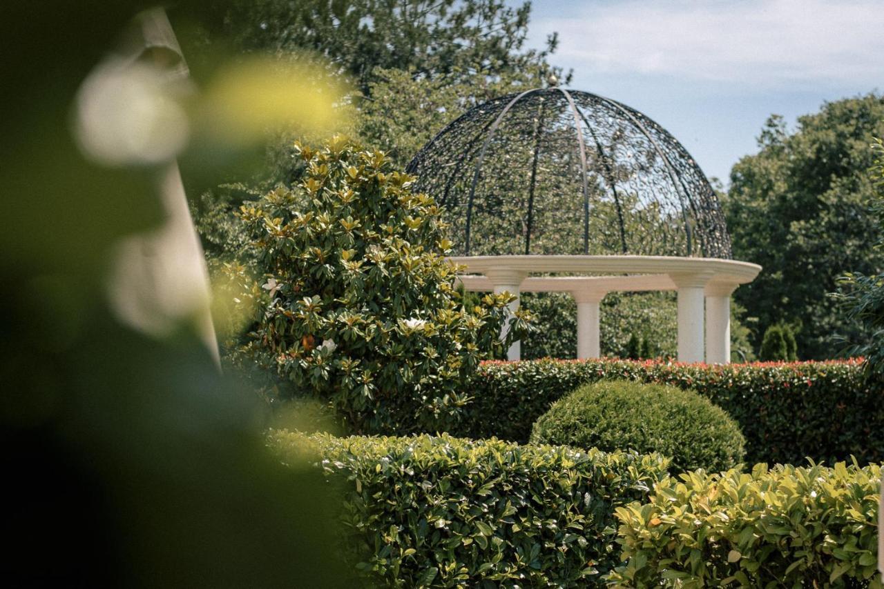 Primoretz Grand Hotel & Spa Burgas Exterior foto The Rose Garden