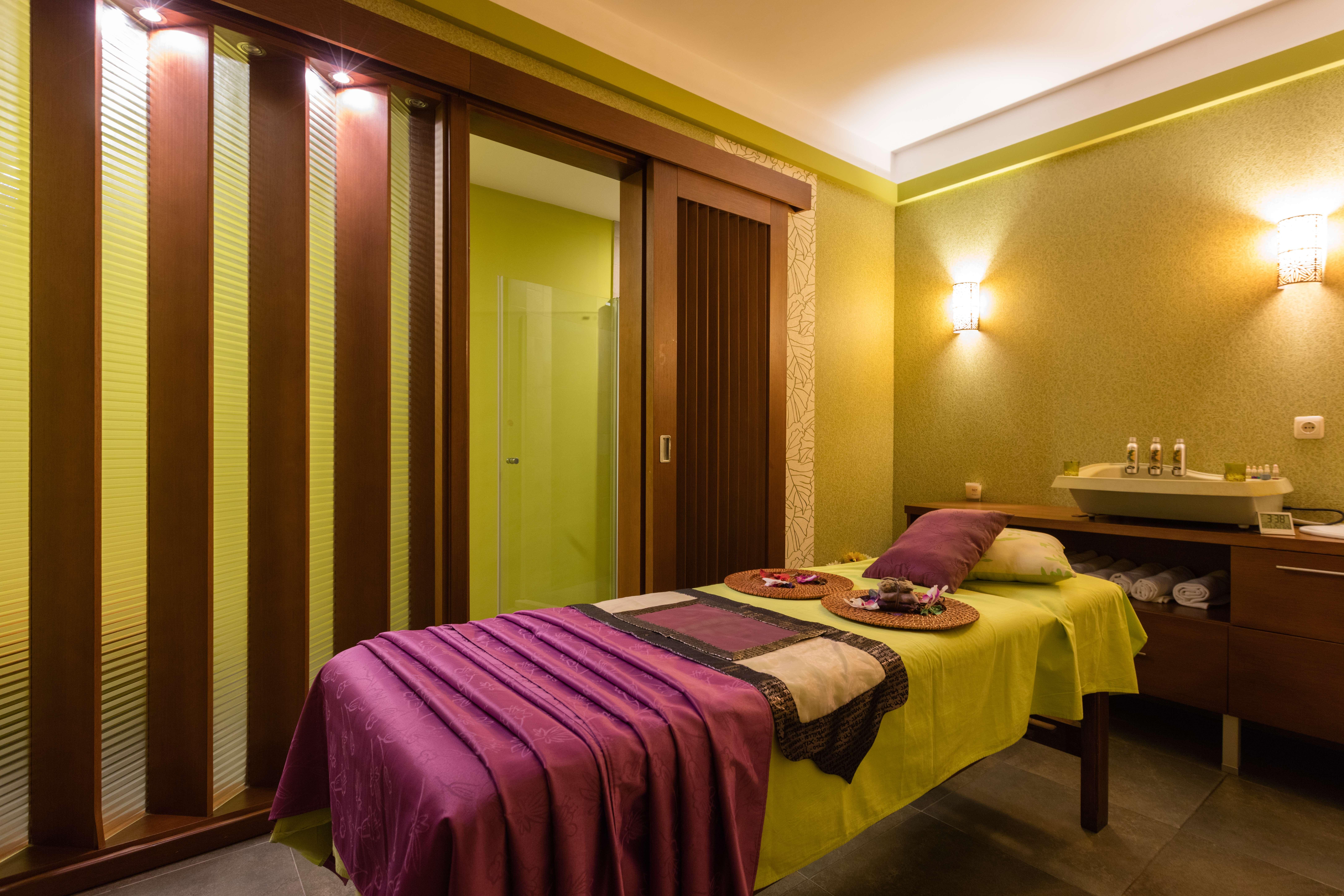 Primoretz Grand Hotel & Spa Burgas Exterior foto A massage bed