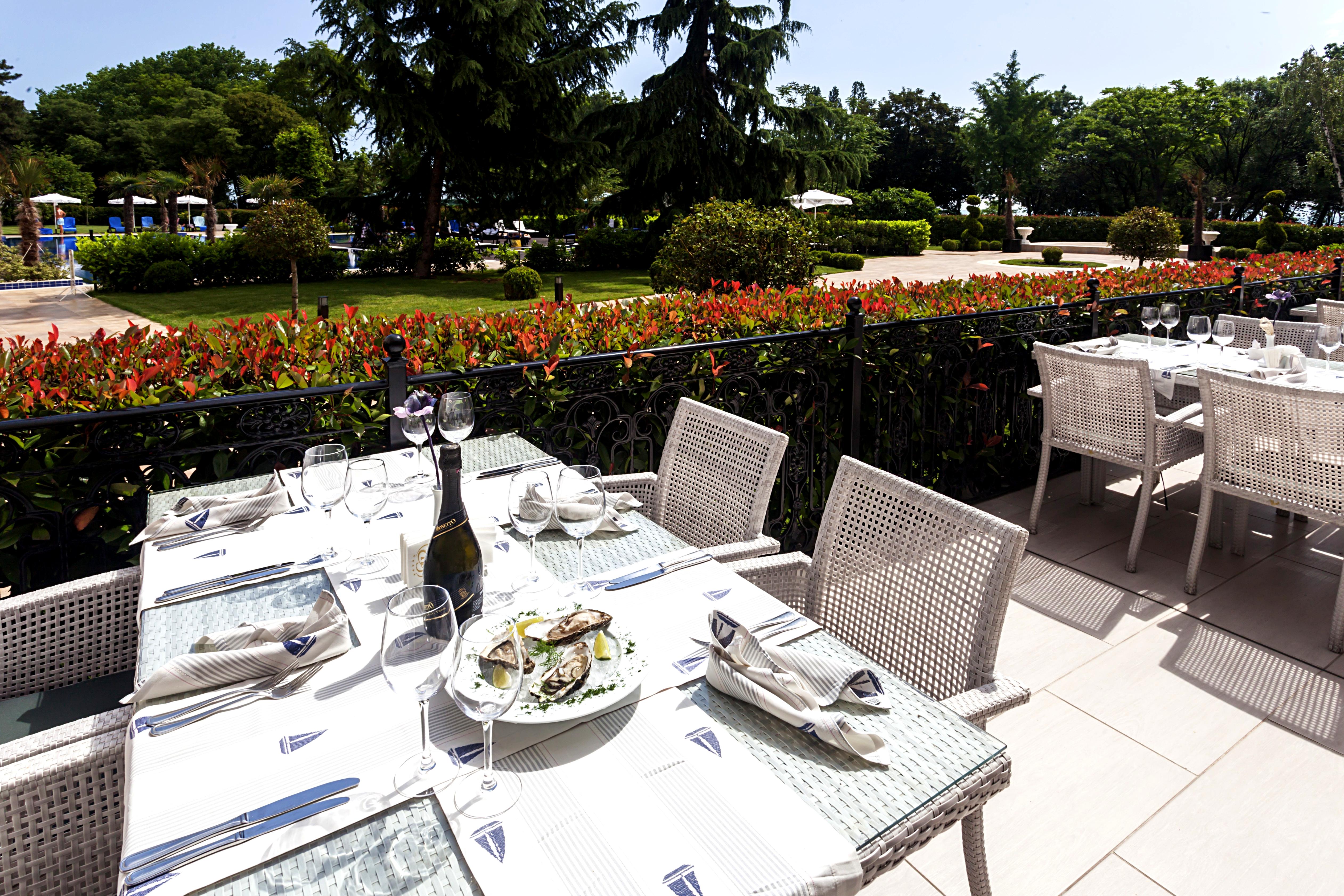 Primoretz Grand Hotel & Spa Burgas Exterior foto The restaurant