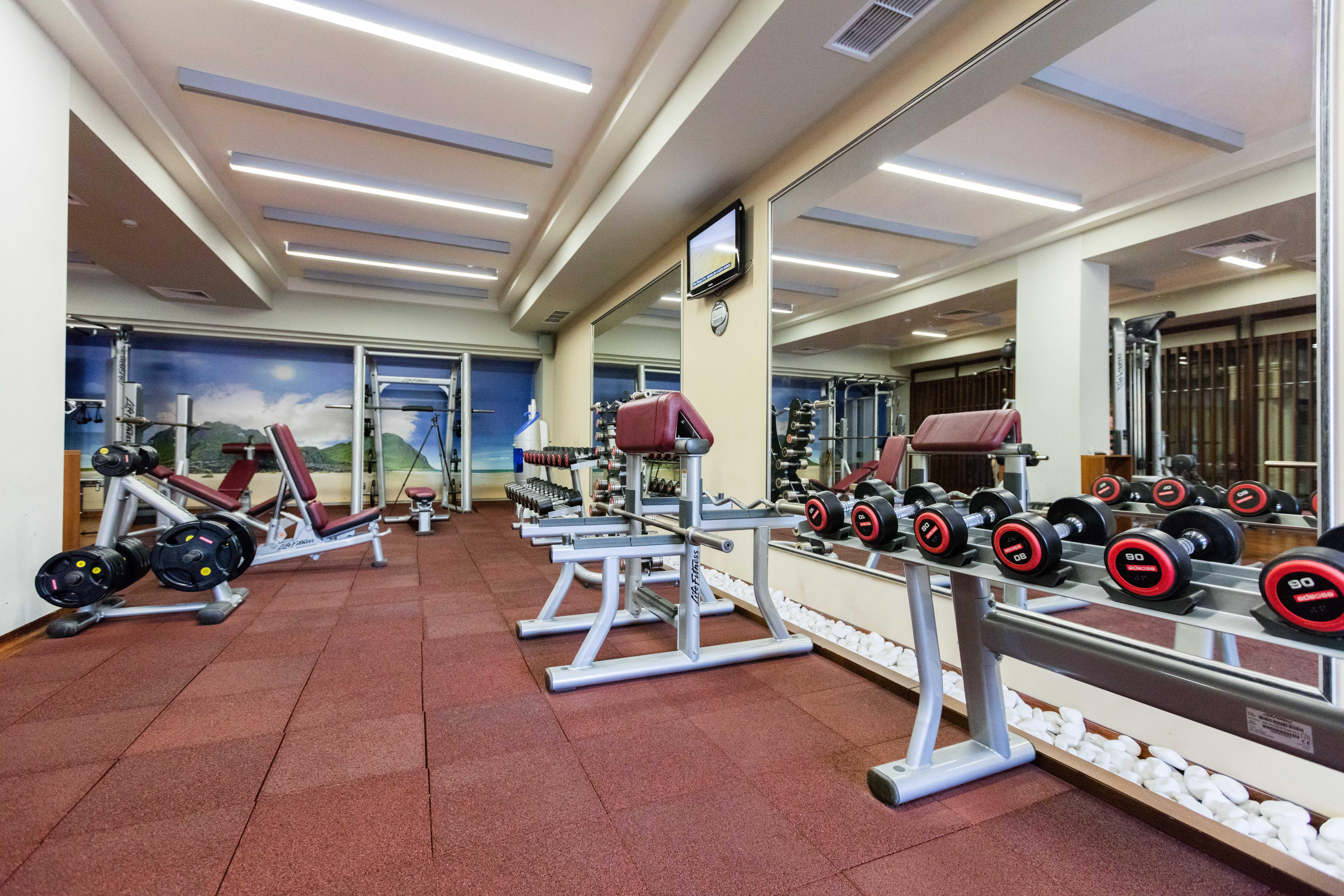 Primoretz Grand Hotel & Spa Burgas Exterior foto A gym in a hotel