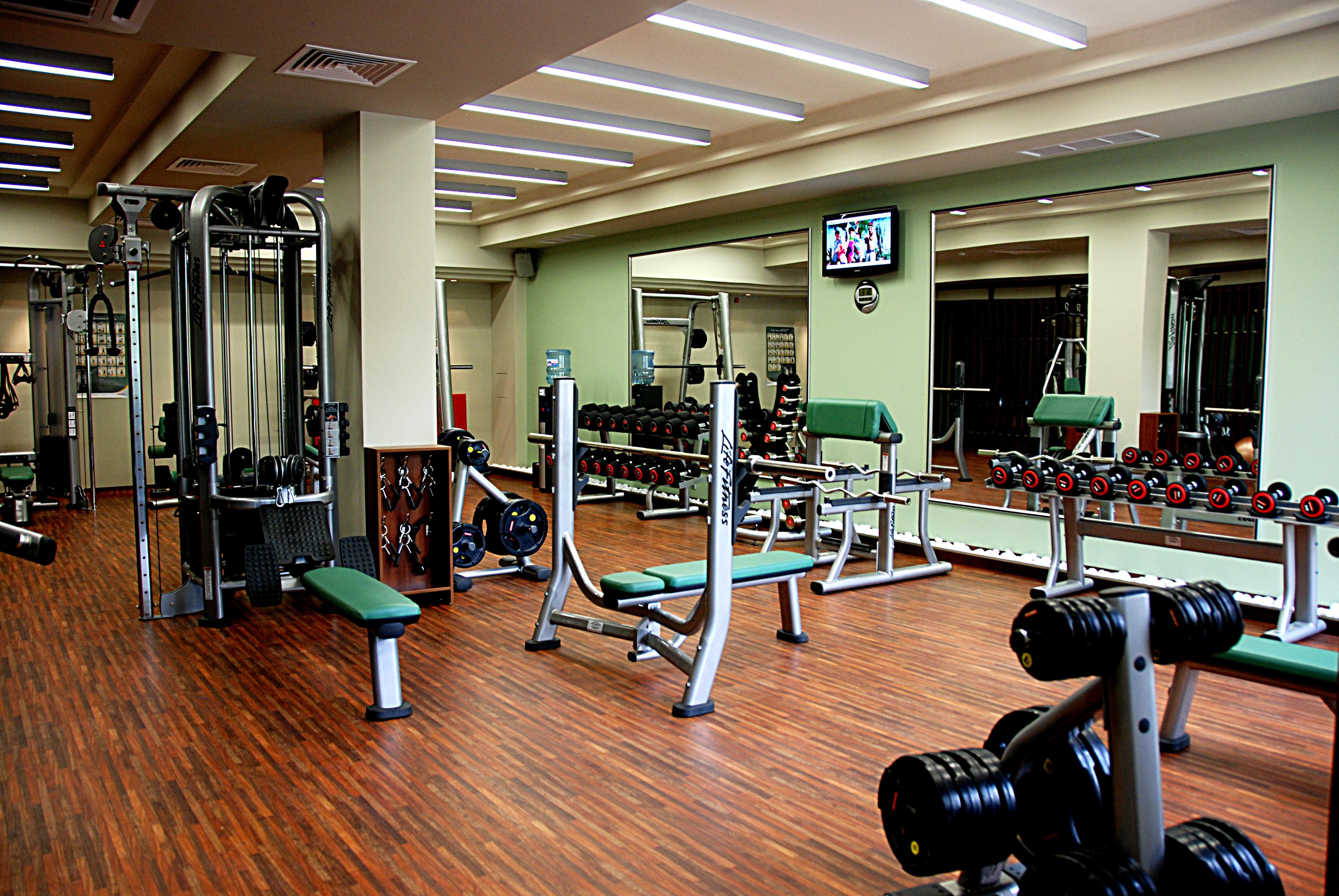 Primoretz Grand Hotel & Spa Burgas Exterior foto A gym in a hotel