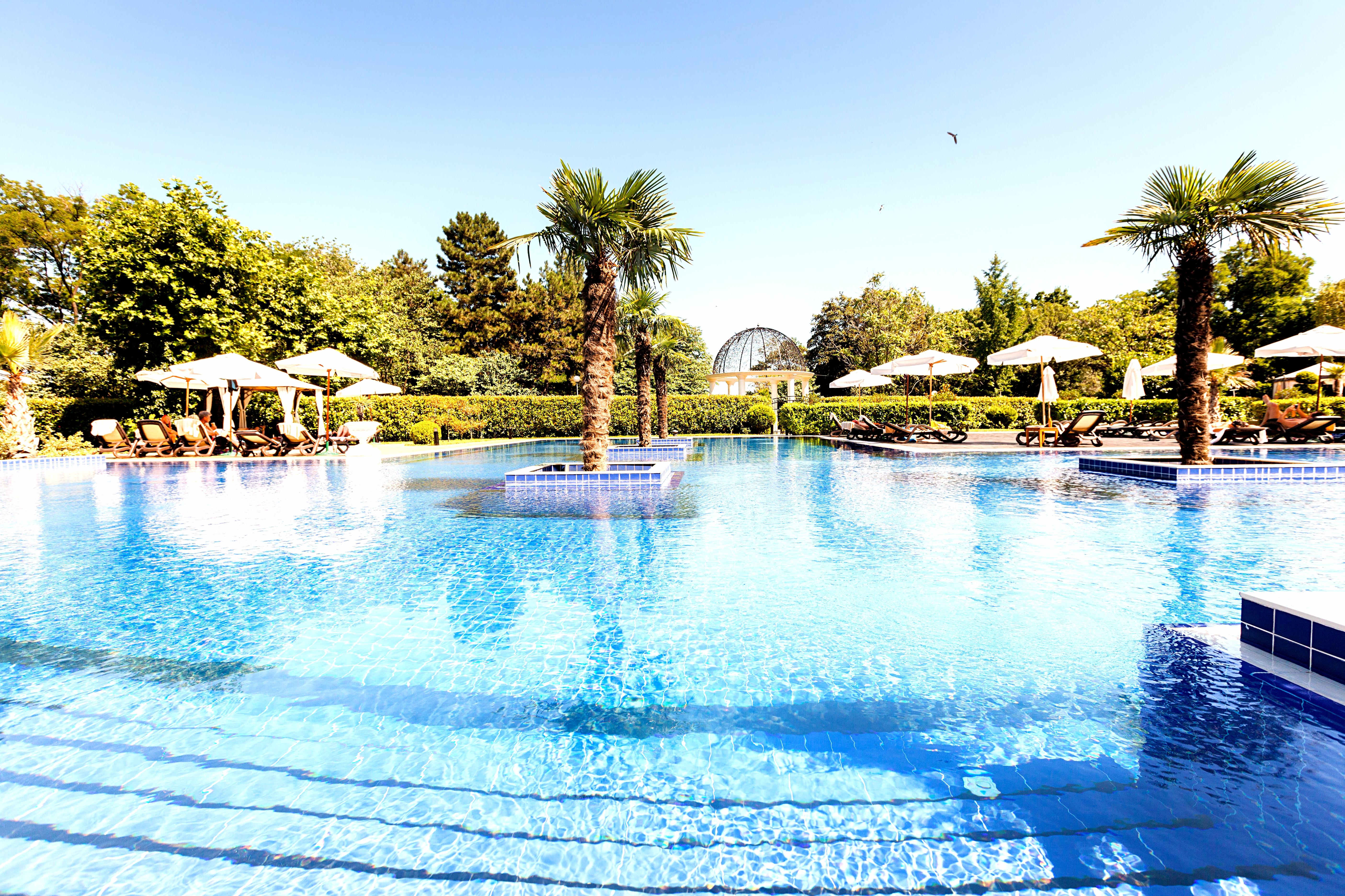 Primoretz Grand Hotel & Spa Burgas Exterior foto The pool at the Taj Bengal
